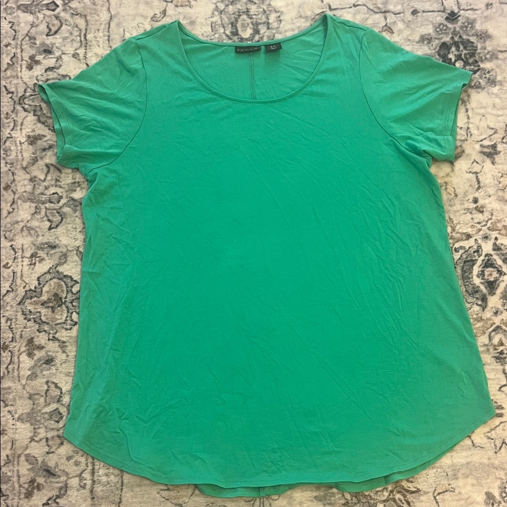 Tahari brand Bright Green Short Sleeve Scoop Neck Top